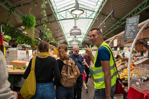 Paris: Ile de la Cité and Marais Guided Food Tour by Bike