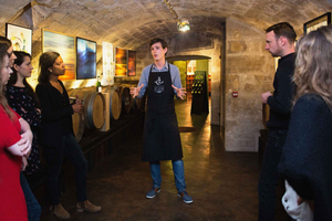 Paris: Visita guiada às Caves do Louvre com prova de vinhos