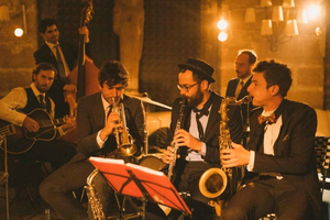 Pariisin livejazz-ilta paikallisen oppaan kanssa