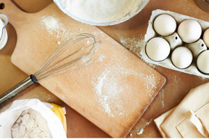 Paris:Private Cooking Class by the Eiffel Tower on houseboat