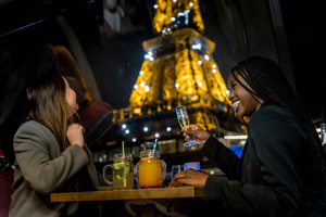 Paris: Champagner-Dinner-Kreuzfahrt auf der Seine mit Live-Musik