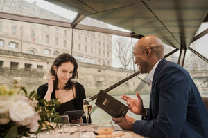 Paris : Dîner-croisière de la Saint-Valentin sur la Seine