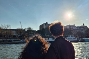 Croisière fluviale sur la Seine et dîner dans un restaurant parisien
