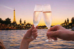 Seine River Sightseeing Evening Cruise with Champagne