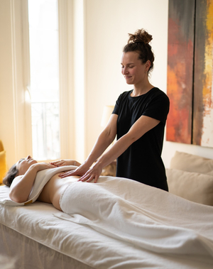 Atmasphera - Chloé Pitras - Cocoon Holistic Dedicated À La Health And Wellness Women's - Massage, Naturopathie, Yoga