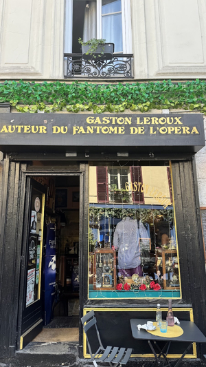 Chez Gaston Leroux