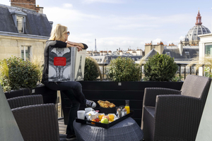 Le 12 Hotel