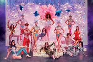 Paradis Latin Cabaret Show with Optional Champagne