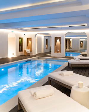 Spa Black Door
