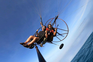 experiencia de paravelismo y paramotor en la playa + vídeo 4K gratis
