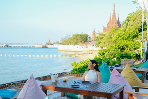 Blue Dragon Cafe & Beach Club Pattaya