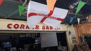 Corner Bar soi 6- Sports & Pub