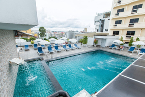 Flipper House Hotel