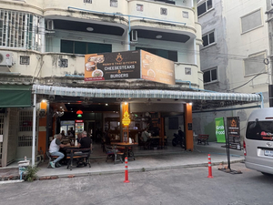 Mano's Cheesesteaks & Burgers