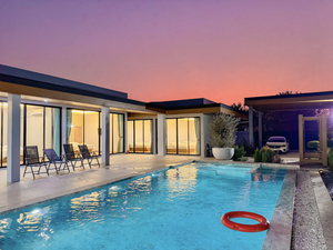Oceannew Pool Villa บ้านพักพูลวิลล่าสัตหีบ
