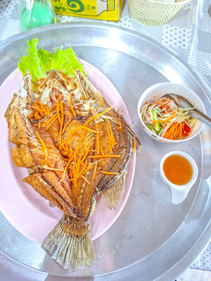 ร้านเจริญซี @หาดสุชาดา : CharoenSea Seafood