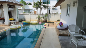 Seabreeze pool villa