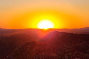 Sonnenuntergang & Sternbeobachtung mit Abendessen