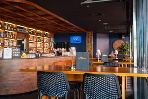 RISQ Small Bar