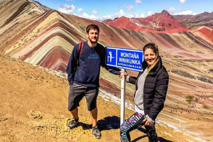 Cusco: Rainbow Mountain ja Red Valley -päiväretki aterioineen