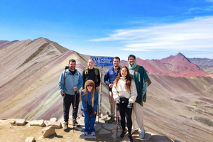 Cusco: Rainbow Mountain & Red Valley Early Access with Meals