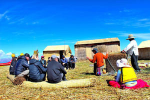 Experience tour in the Uros Islands with overnight stay in a floating lodge 2 Days