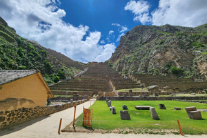 From Cusco: Chinchero, Moray, Maras, Ollantaytambo and Pisaq
