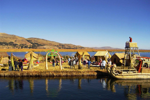 Von Puno: Halbtagestour zu den schwimmenden Inseln der Uros