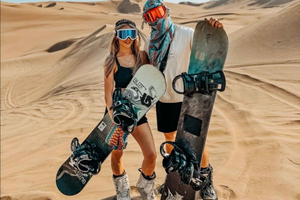 Huacachina: Real Sandboarding/Sandskiing experience at sunset on a crazy buggy