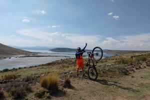 Puno: Sillustani Tombs, Bike Tour - History and Nature