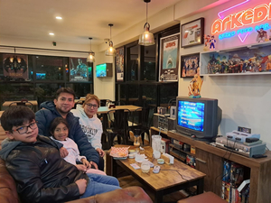 Arkedia Retro Food Bar - Hamburguesas Smash & Drinks en Cajamarca