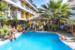 Bananas Adventure Hostel Huacachina