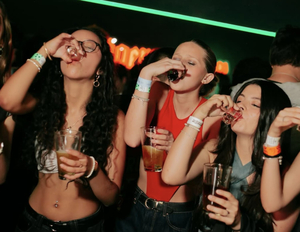 BLACK MOON - Bar club