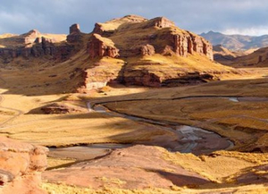 Las alturas de Taraco y la ruta del cañón de Tinajani