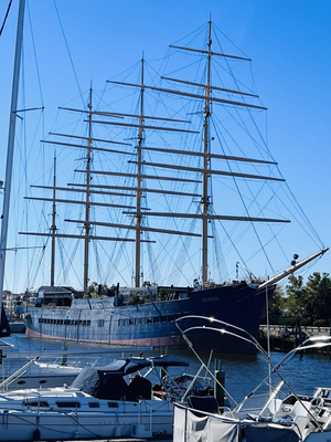 Penn's Landing Marina