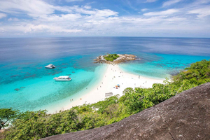From Phuket: Racha & Maiton Island Dolphin Expedition