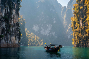 Khao Sok: 2-Day Cheow Lan Lake Tour with Lake Bungalow
