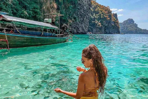 gita di 1 giorno in motoscafo a Phi Phi e Maya Bay con pranzo