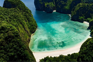 Phuket: Phi Phi Islands and Maya Bay Day Trip with Lunch