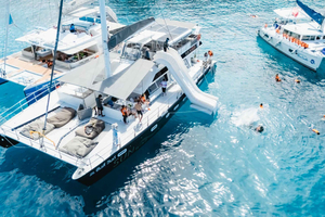 Phuket: Racha and Coral Island Catamaran Day Trip DJ Party