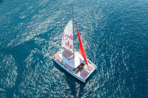 Racha and Coral Island Catamaran with Sushi Snacks
