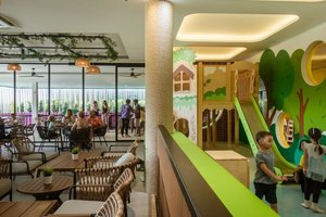 Flying Lizard Restaurant and Family Club