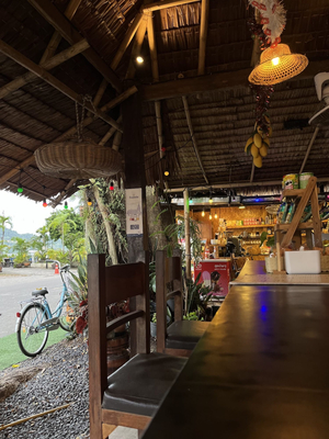 La la bell bar & cafe