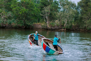 Authentic Northern Discovery with Local Boatmen