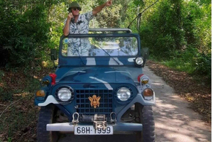 Explorer The South of Phu Quoc by Classical Army Jeeps