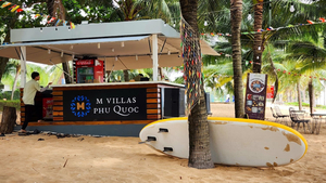 M Villas Beach Bar