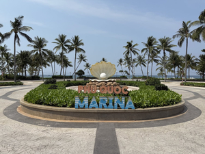 Quảng trường biển Waterfront