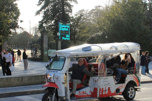 90-Minute Tuk Tuk Sightseeing Tour of Bridges and Highlights