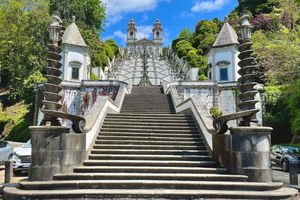 Oporto: tour guiado de día completo a Braga y Guimarães