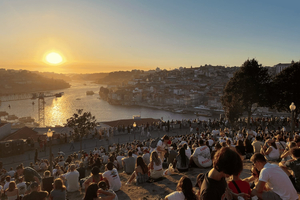 Oporto: tour guiado a pie por los puntos destacados en neerlandés e inglés